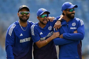Gavaskar Calls for Kuldeep Yadav's Inclusion Amid Bumrah Fitness Concerns Ahead of Second England Test