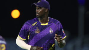 MLC 2025: Unbelievable! Holder's Delivery Hits Stumps, Bail Stays Put, Giving Jahangir a Lucky Break
