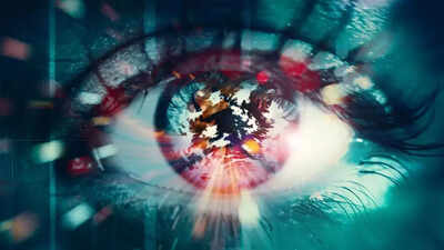 Brain processes visuals with a slight delay