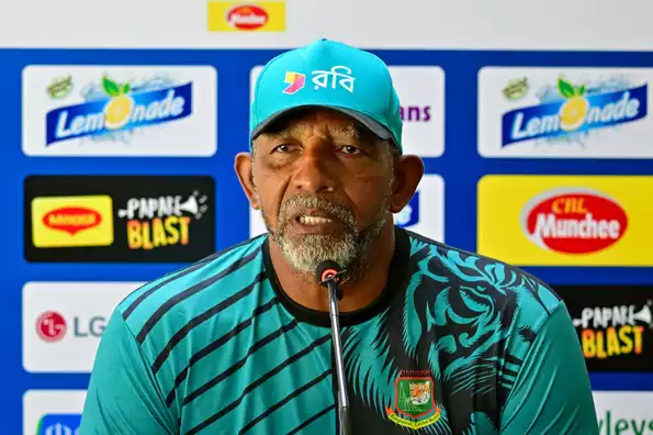 Phil Simmons travels to London for medical checkup
