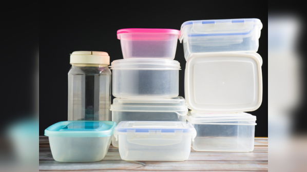 Glass containers used for storing food, replacing plastic ones.